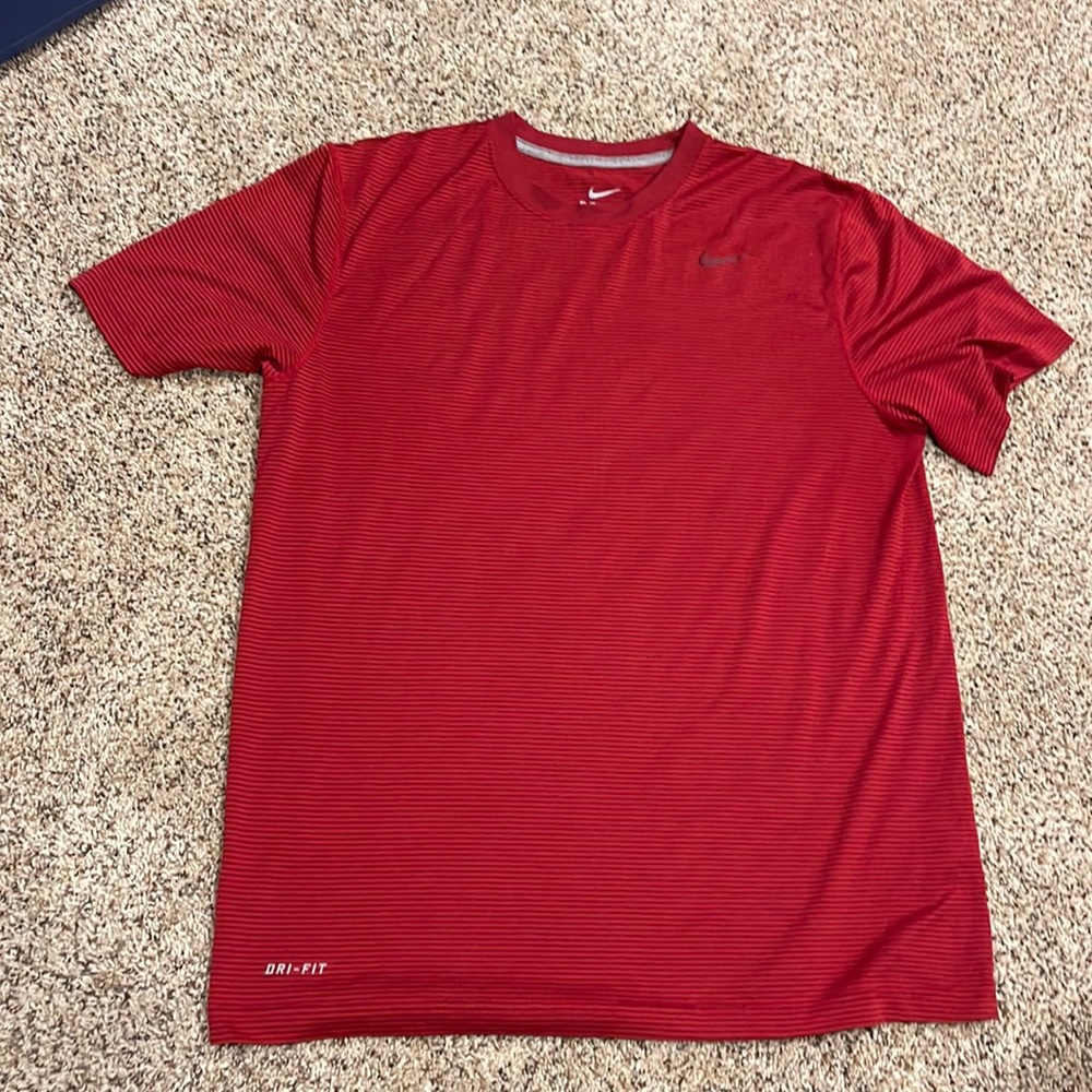 Large Nike dri fit tee